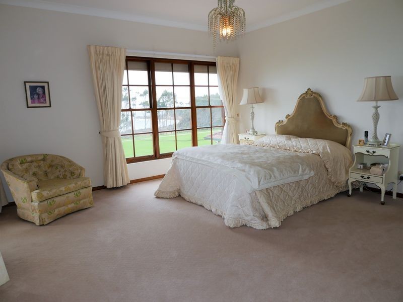 35 McMillan Crescent, Dalmeny NSW 2546