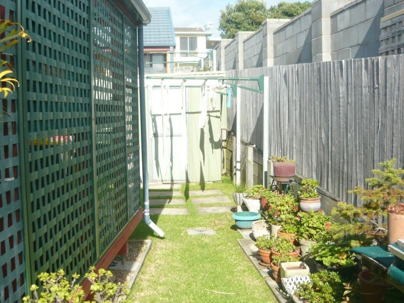 2/33 Noble Parade, Dalmeny NSW 2546