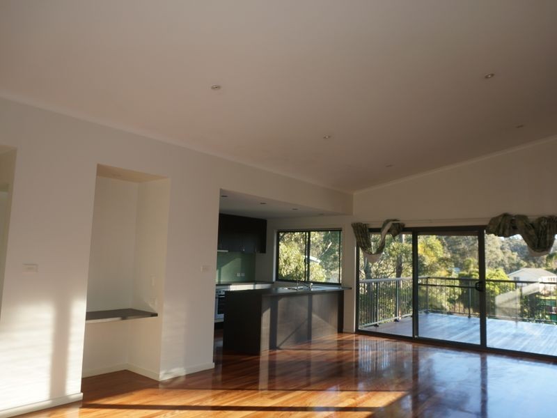 8 Gareth Avenue, Narooma NSW 2546