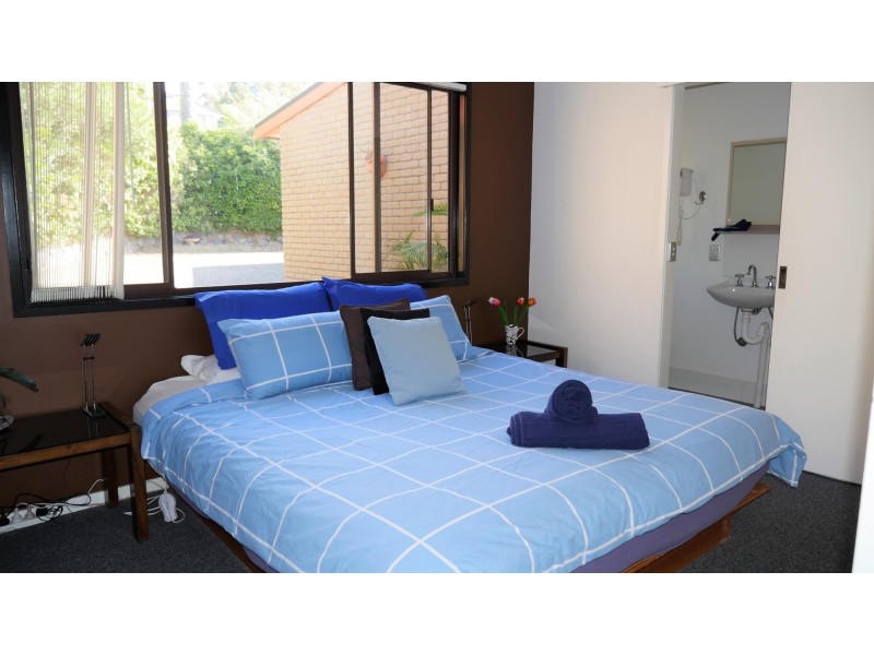 8 Warbler Crescent, North Narooma NSW 2546