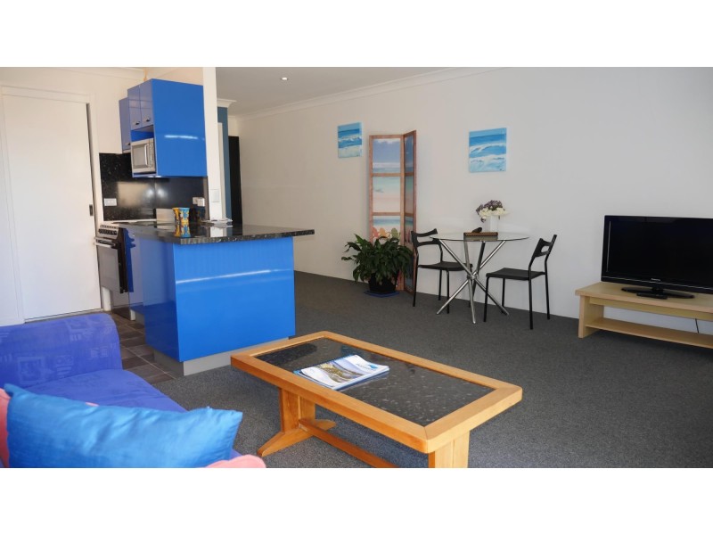 8 Warbler Crescent, North Narooma NSW 2546