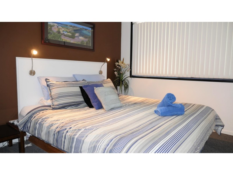 8 Warbler Crescent, North Narooma NSW 2546