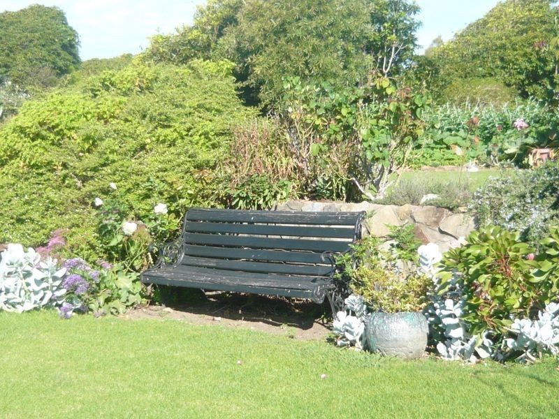 8 Warbler Crescent, North Narooma NSW 2546