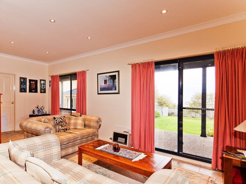 60 Noble Parade, Dalmeny NSW 2546