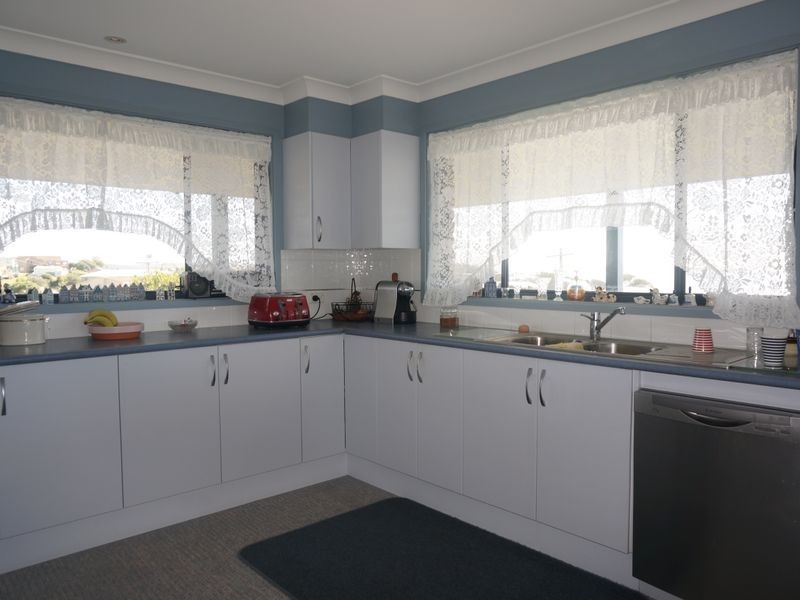 60 Noble Parade, Dalmeny NSW 2546