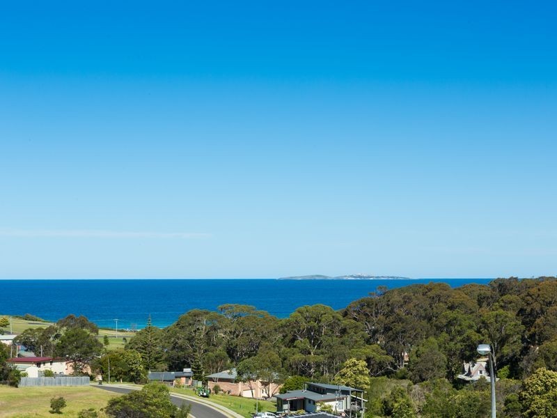 35 Yabbarra Drive, Dalmeny NSW 2546