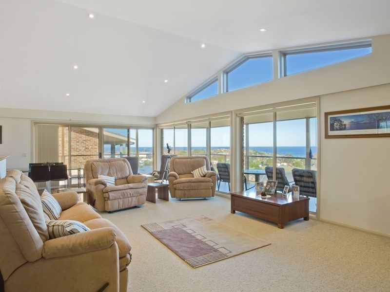 35 Yabbarra Drive, Dalmeny NSW 2546