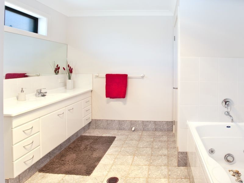 23 John Reilly Street, Dalmeny NSW 2546