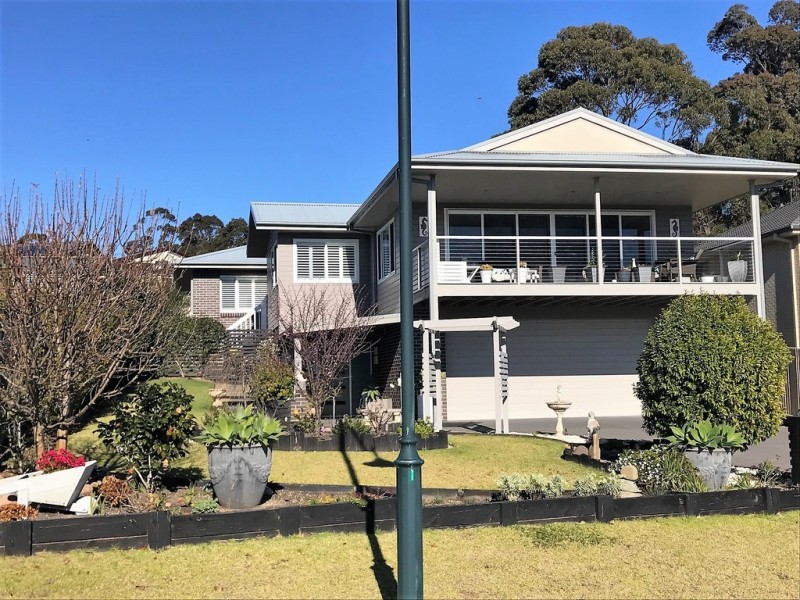 4 Dulip Close, Dalmeny NSW 2546