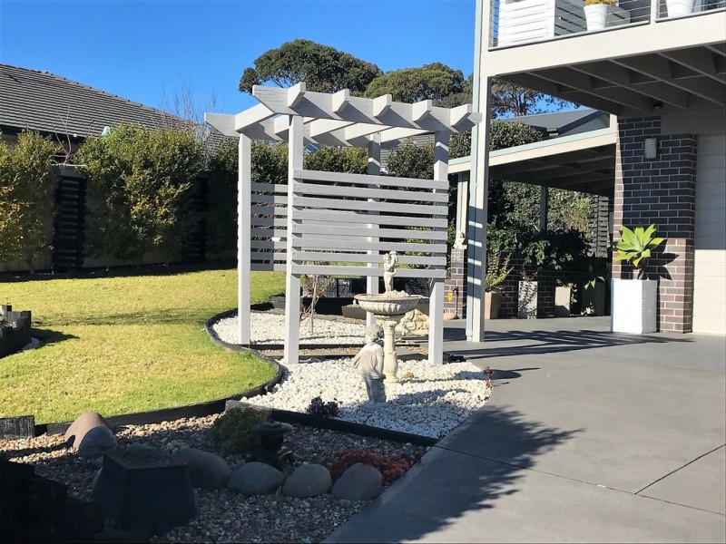 4 Dulip Close, Dalmeny NSW 2546