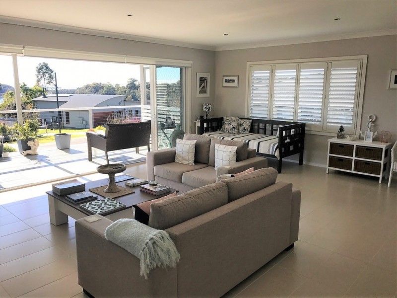 4 Dulip Close, Dalmeny NSW 2546