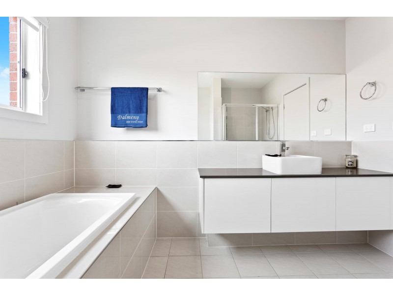 12 Lonsdale Parade, Dalmeny NSW 2546