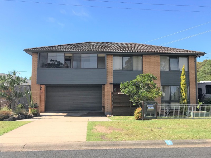 1 Attunga Street, Dalmeny NSW 2546