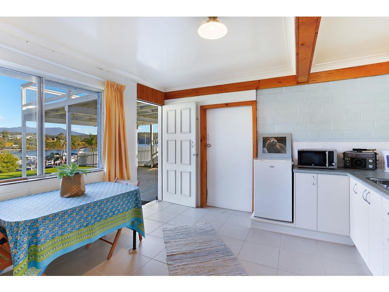 29 Riverside Drive, Narooma NSW 2546