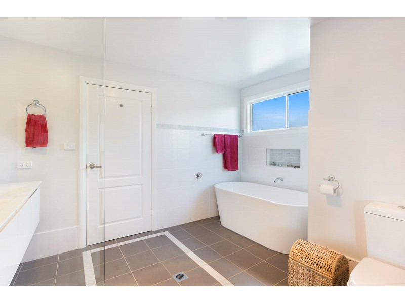 70 Noble Parade, Dalmeny NSW 2546