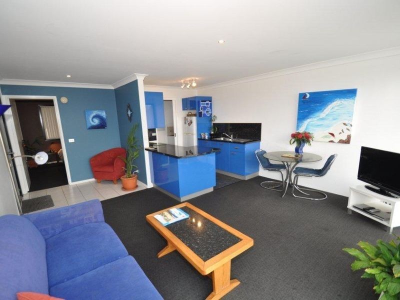 8 Warbler Crescent, Akolele NSW 2546