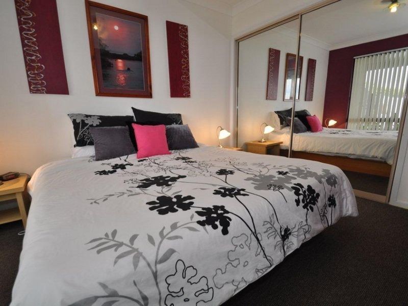 8 Warbler Crescent, Akolele NSW 2546