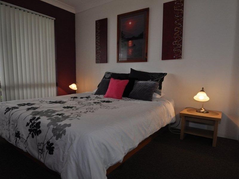 8 Warbler Crescent, Akolele NSW 2546
