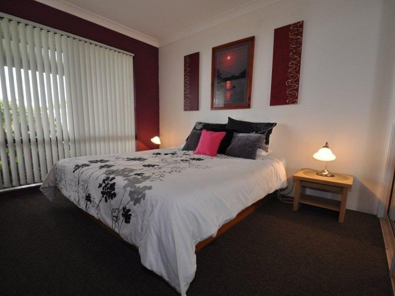 8 Warbler Crescent, Akolele NSW 2546