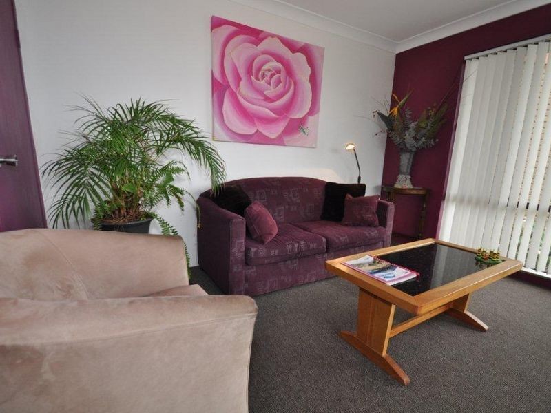 8 Warbler Crescent, Akolele NSW 2546