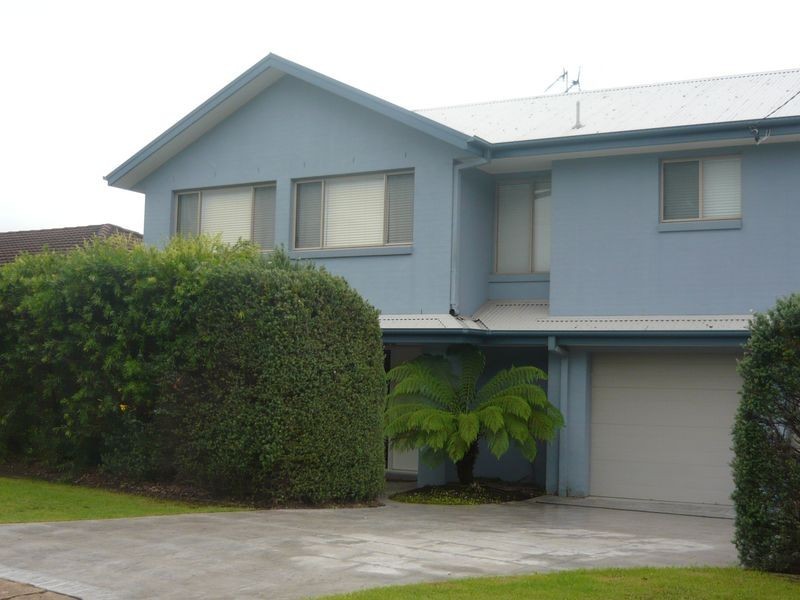 2/11 Binalong Street, Dalmeny NSW 2546