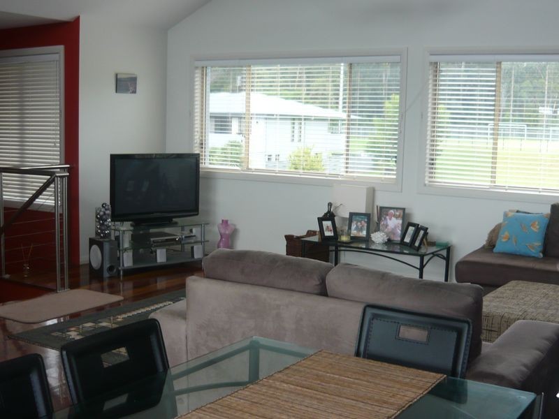 2/11 Binalong Street, Dalmeny NSW 2546