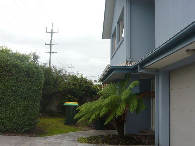 2/11 Binalong Street, Dalmeny NSW 2546