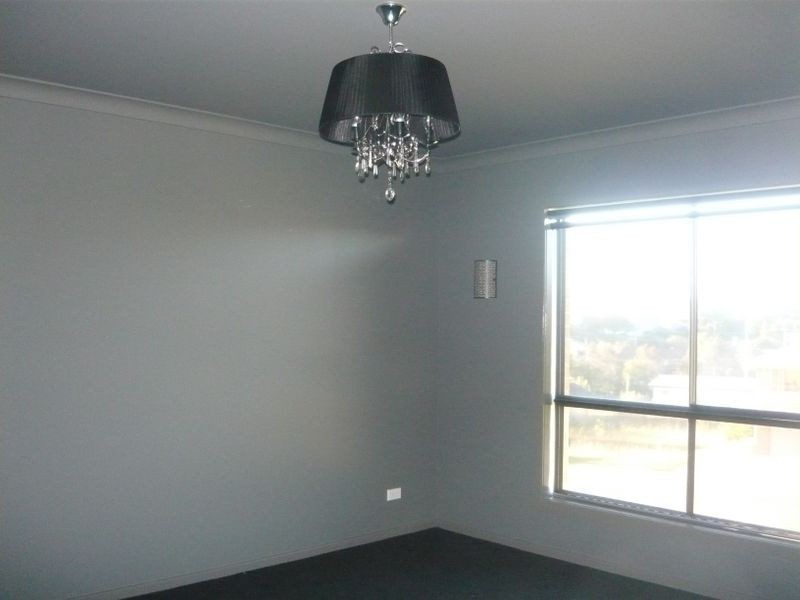 8 Dulip Close, Dalmeny NSW 2546