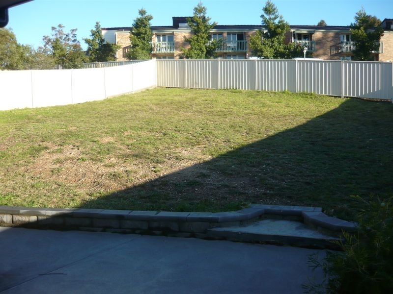 8 Dulip Close, Dalmeny NSW 2546