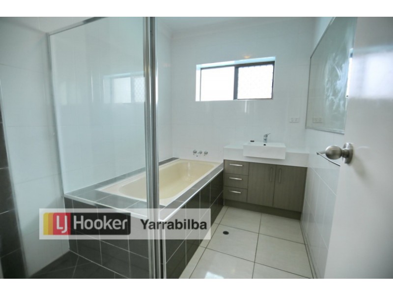 4 Vinca Street, Hillcrest QLD 4118