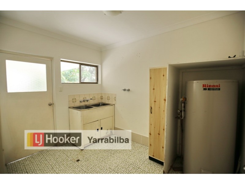 4 Vinca Street, Hillcrest QLD 4118