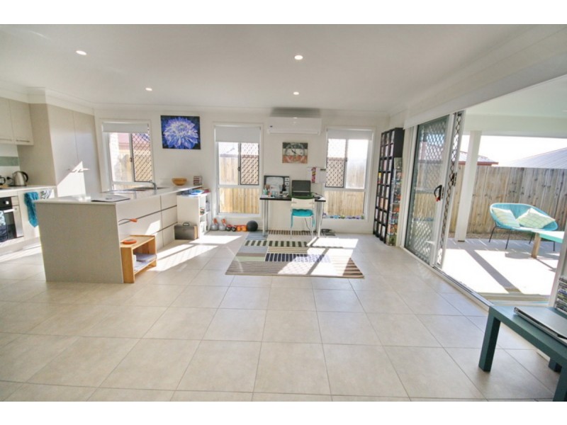 6 Sunstone Court, Logan Reserve QLD 4133