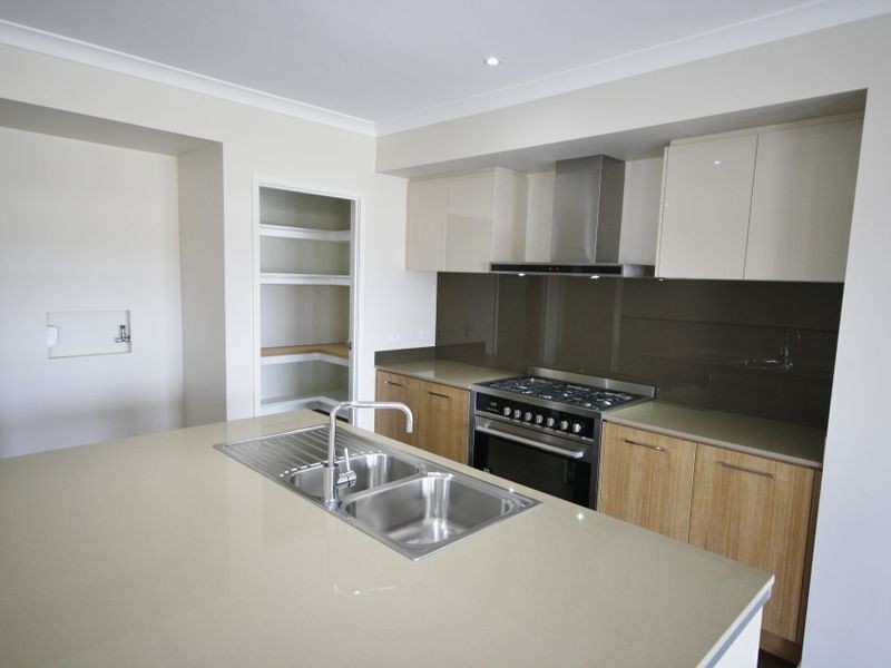 27 Summerview Avenue, Yarrabilba QLD 4207