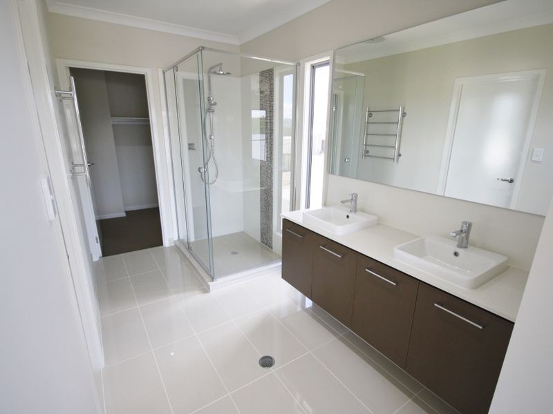 27 Summerview Avenue, Yarrabilba QLD 4207