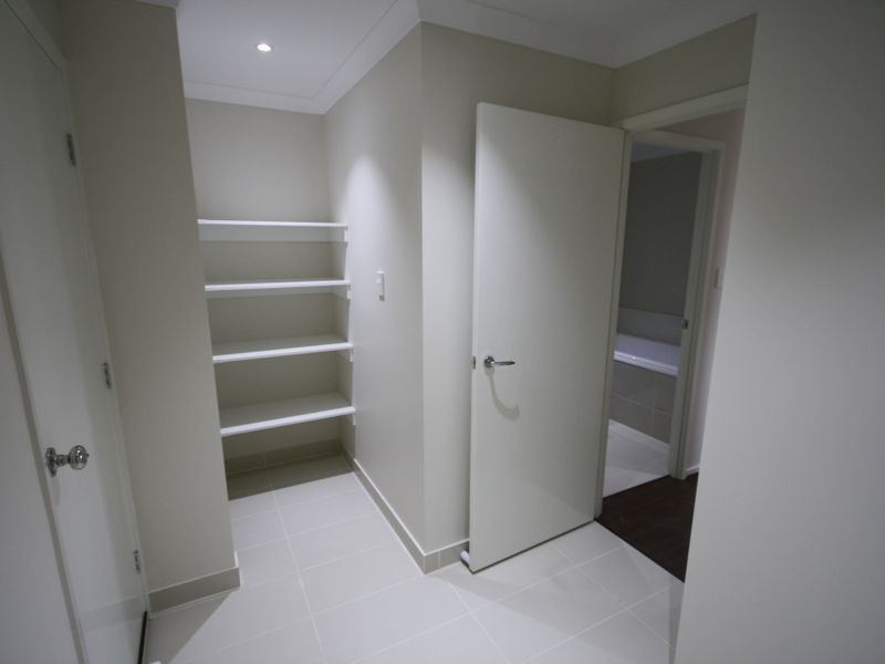 27 Summerview Avenue, Yarrabilba QLD 4207