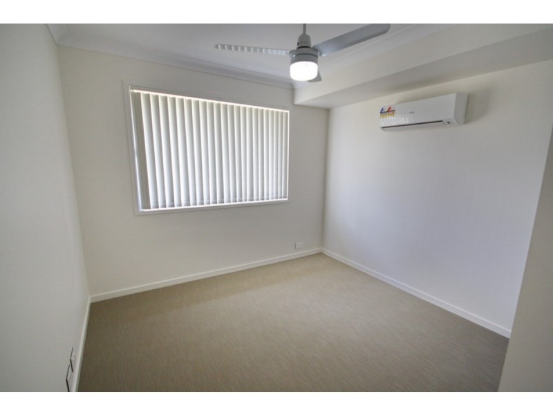 2/12 Lockyer Place, Crestmead QLD 4132