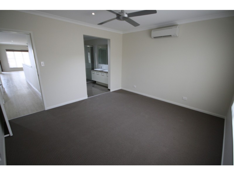 6 Daniels Lane, Yarrabilba QLD 4207