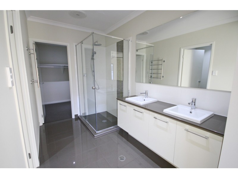 6 Daniels Lane, Yarrabilba QLD 4207