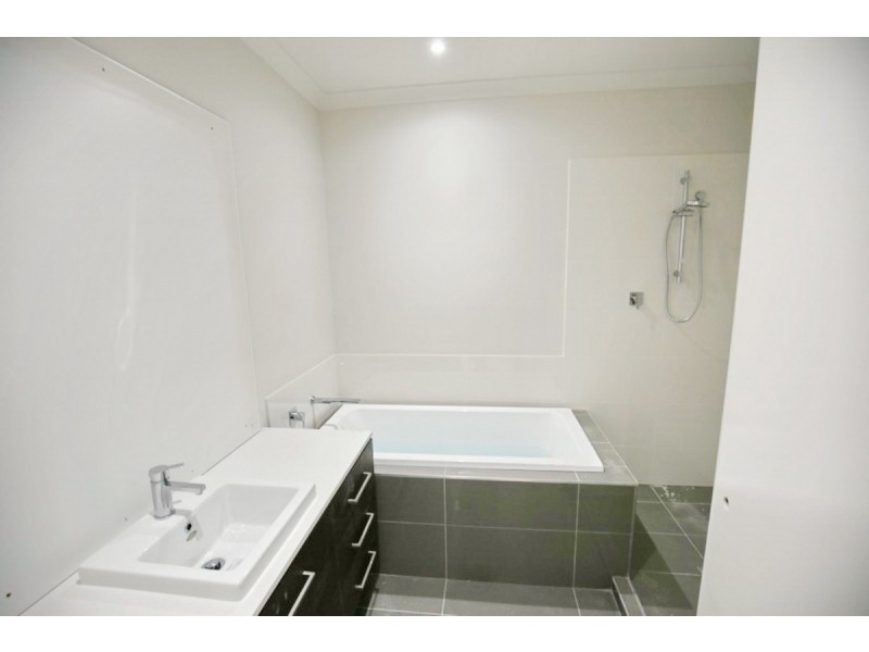 2 Tempera Place, Yarrabilba QLD 4207