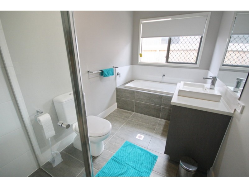 33 Seawest Street, Yarrabilba QLD 4207