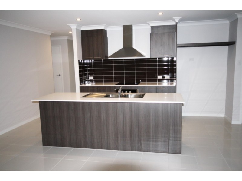 11 Howard Street, Yarrabilba QLD 4207