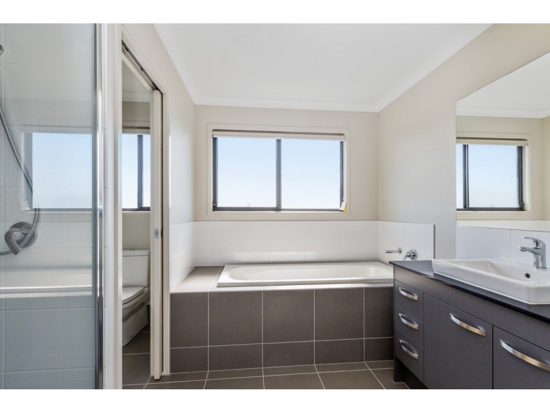 31 Seawest Street, Yarrabilba QLD 4207