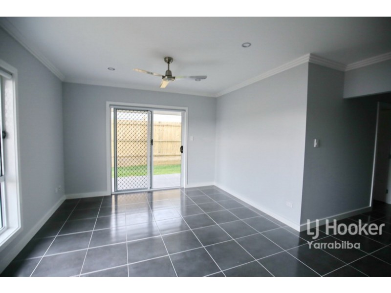 2/22 Chandon Court, Hillcrest QLD 4118