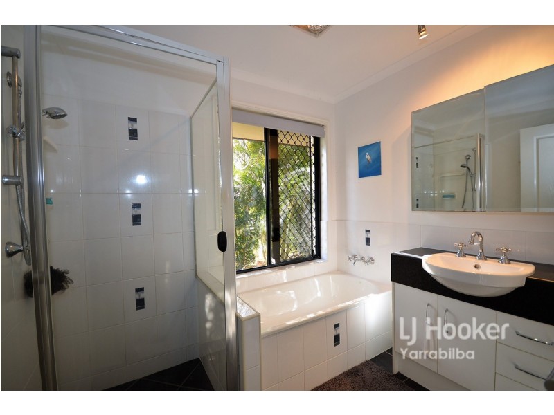 118-120 Tullamore Way, Gleneagle QLD 4285