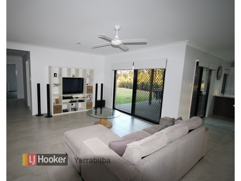 8 Ridgeview Lane, Yarrabilba QLD 4207