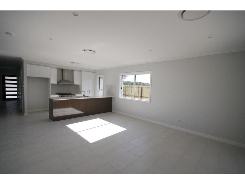 8 Sommer Street, Yarrabilba QLD 4207