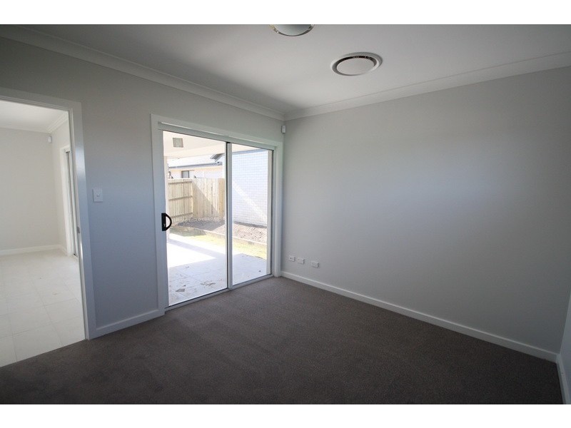 8 Sommer Street, Yarrabilba QLD 4207
