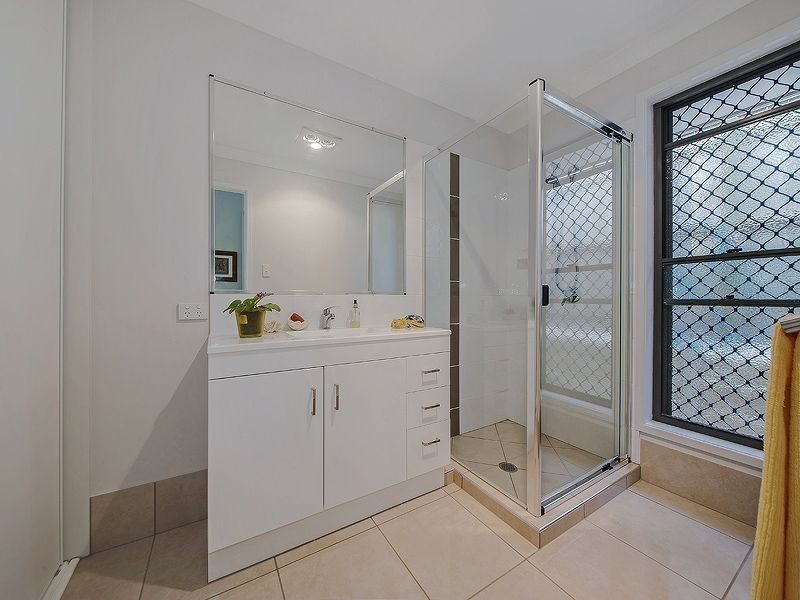 35 Sandover Circuit, Holmview QLD 4207