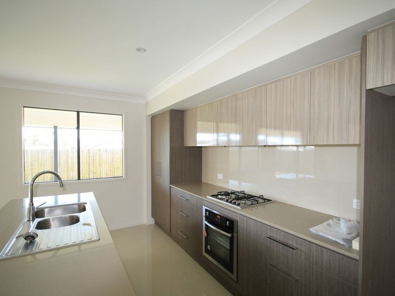 52 Combs Street, Yarrabilba QLD 4207