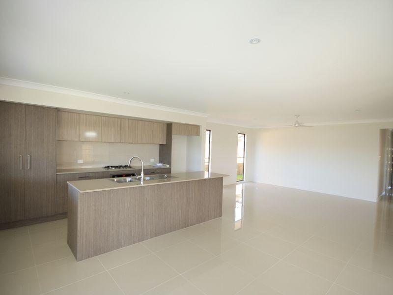 52 Combs Street, Yarrabilba QLD 4207